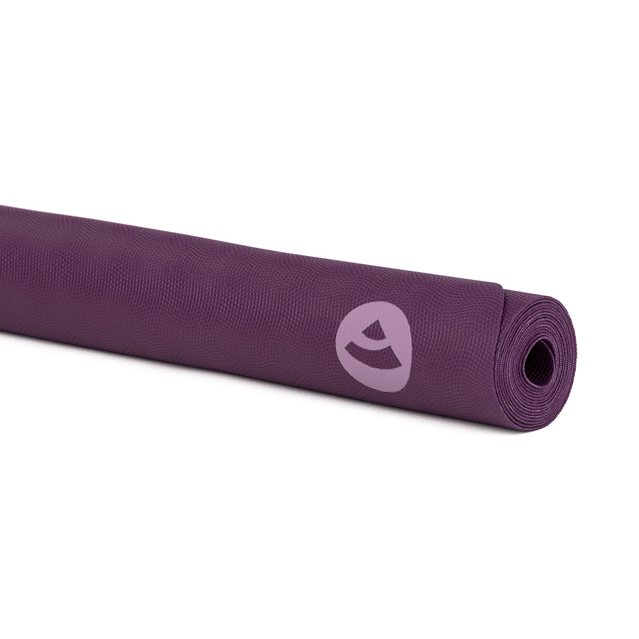 Detailansicht der aufgerollten EcoPro Travel Yogamatte in Violett mit hellviolettem bodhi Logo und sichtbaren Wicklungen.