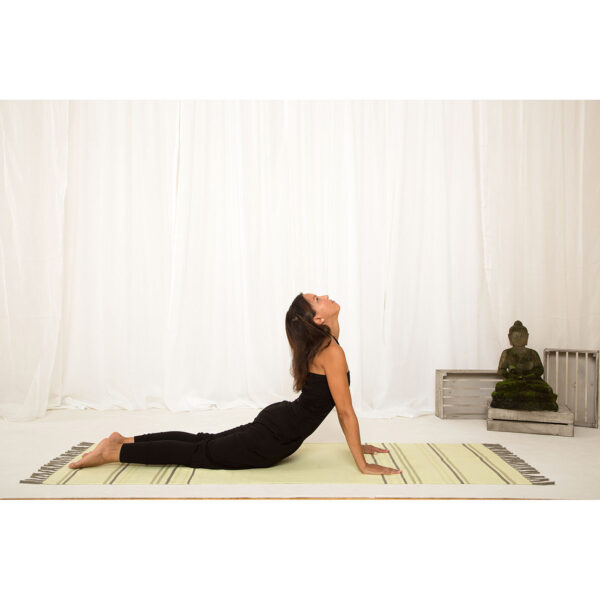 yoga_meditation_pilates_yoga_rug_anwendung_gruen