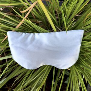 Luxus_Schlafmaske_Lenz_Seide_eisblau1