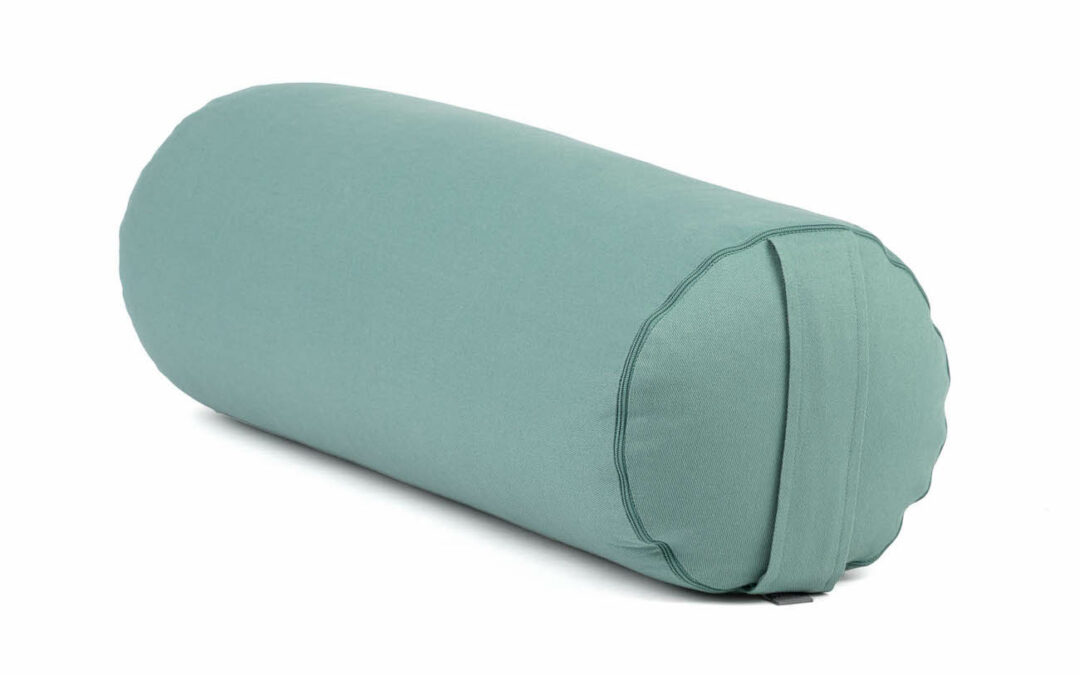 Yoga Bolster – Das perfekte Hilfsmittel für deine Yogapraxis
