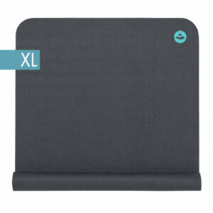 Schiefergraue EcoPro Travel XL Yogamatte, teilweise eingerollt mit XL-Kennzeichnung und türkisem bodhi Logo